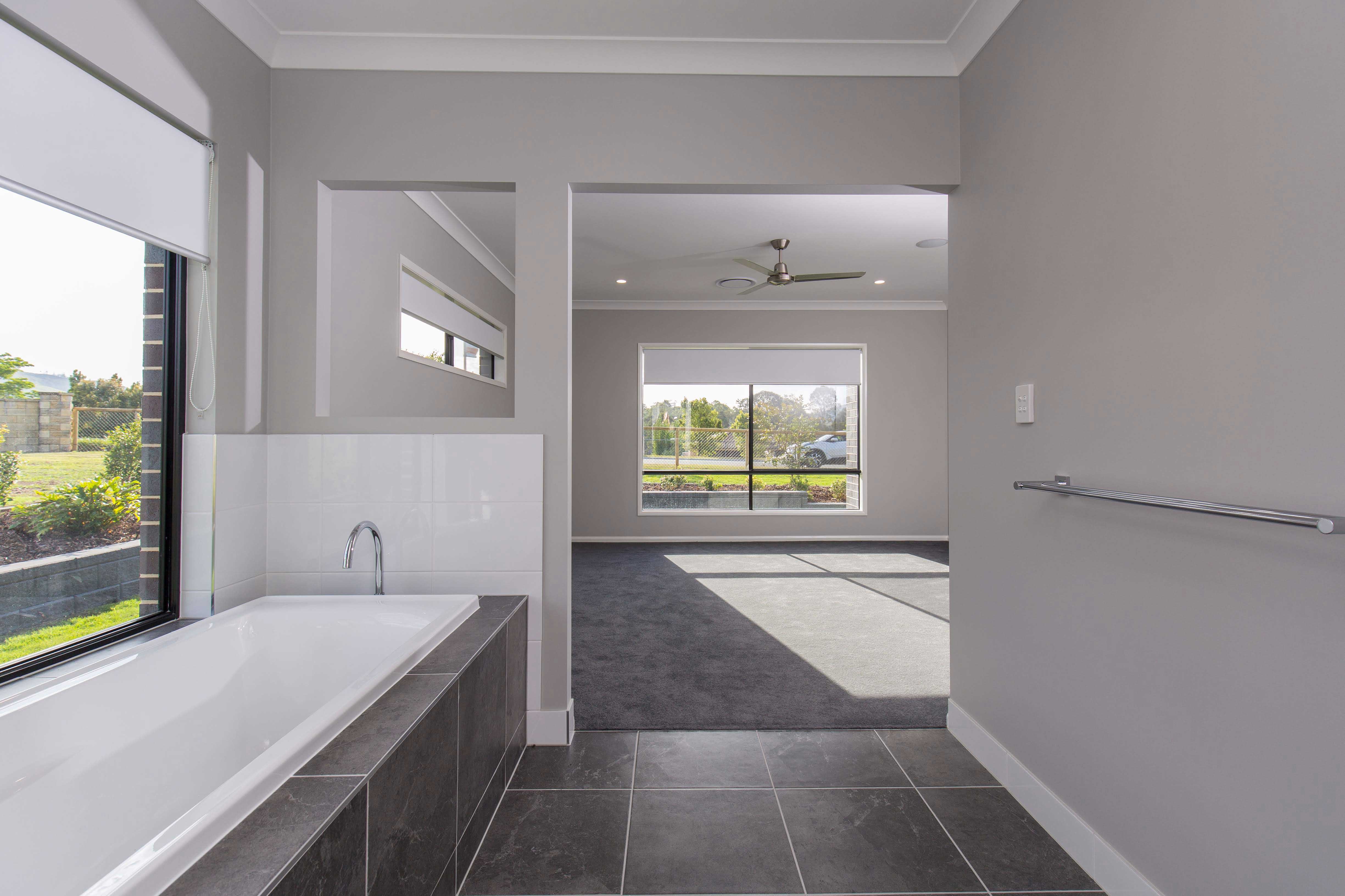 Master ensuite bath
